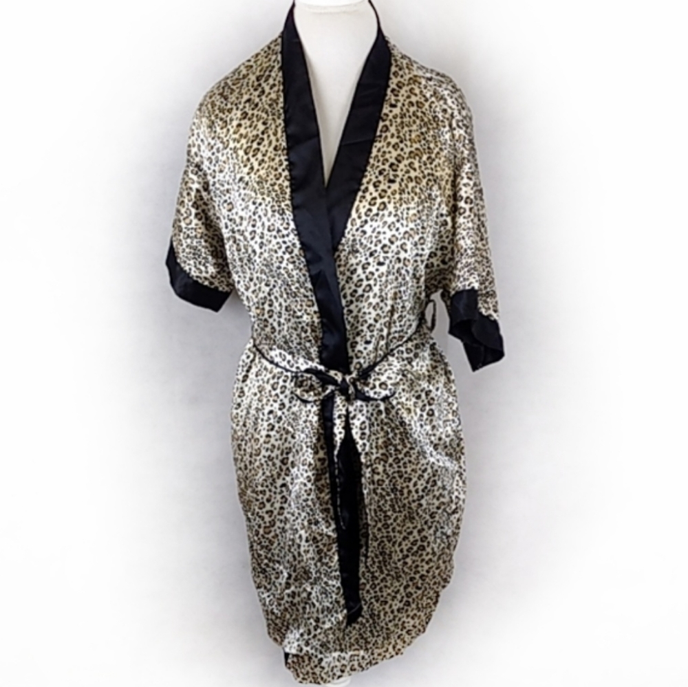 Liz Banks Pink Label Animal Print Robe Size Large